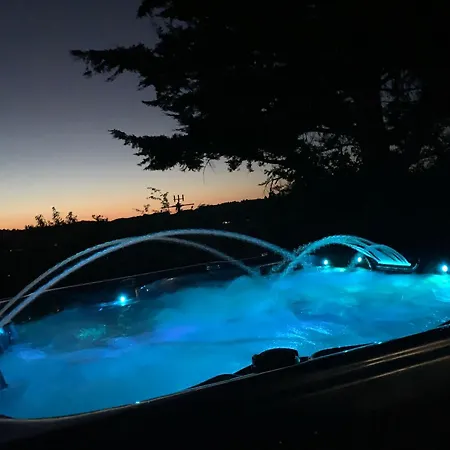 47 M2 - Piscine - Jacuzzi Sous Les étoiles, Petit Déjeuner, Repas Du Soir En Options Bed and breakfast